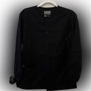 Women’s Wonder Work Long Sleeve Scrub Jacket. Size XS. Color Black.